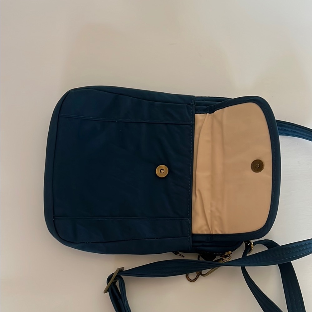 Travelon AntiTheft Signature Slim Pouch Quilted Blue Crossbody Bag - Picture 4 of 9